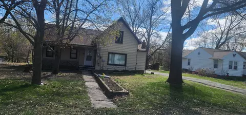 114 Armstrong St, Utica, IL 61373