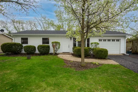 18653 W Pamela Pl, Gurnee, IL 60031