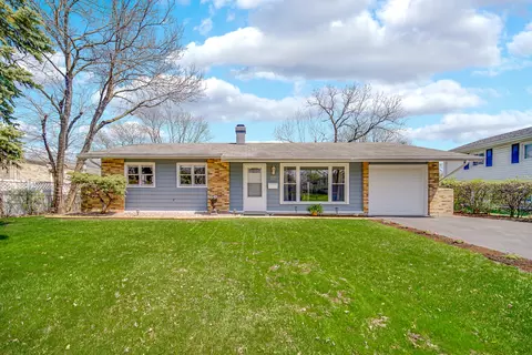 1595 Highland Blvd, Hoffman Estates, IL 60169
