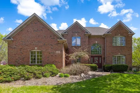 256 Willowwood Dr, Oswego, IL 60543