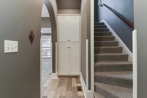 Entry Way - 1314 E Washington St, Bloomington, IL 61701 photo 4 of 10