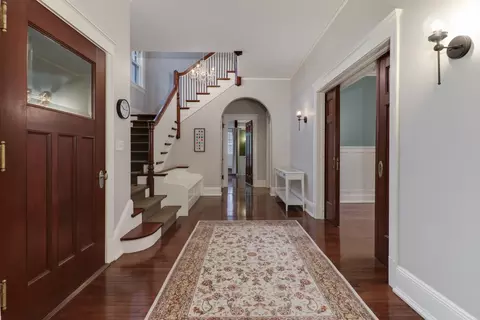 Entry Way - 1314 E Washington St, Bloomington, IL 61701 photo 2 of 10