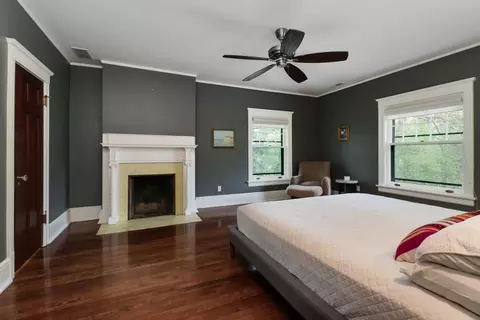 Bedroom - 1314 E Washington St, Bloomington, IL 61701 photo 1 of 8