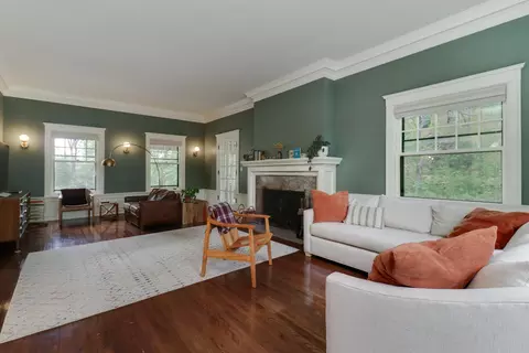 Living - 1314 E Washington St, Bloomington, IL 61701 photo 1 of 3