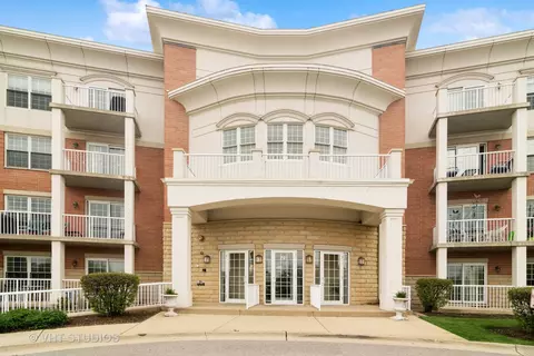 701 W Rand Rd #237, Arlington Heights, IL 60004