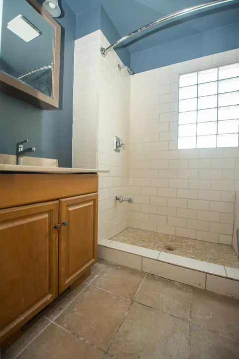 Bath - 504 E 8th St, Rock Falls, IL 61071 photo 1 of 3
