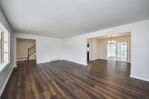 Living - 2449 Cambridge Dr, Aurora, IL 60506 photo 2 of 3
