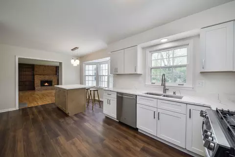 Kitchen - 2449 Cambridge Dr, Aurora, IL 60506 photo 3 of 3