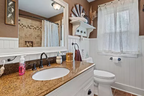 Bath - 503 E Cedar Ln, Monticello, IL 61856 photo 2 of 2