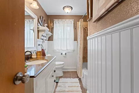 Bath - 503 E Cedar Ln, Monticello, IL 61856 photo 1 of 2