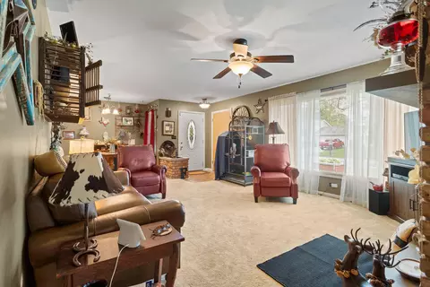 Living - 503 E Cedar Ln, Monticello, IL 61856 photo 4 of 4