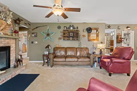 Living - 503 E Cedar Ln, Monticello, IL 61856 photo 3 of 4