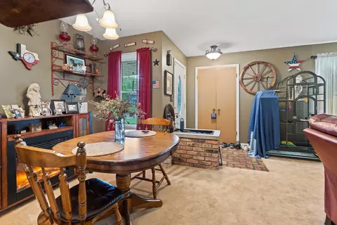 Entry Way - 503 E Cedar Ln, Monticello, IL 61856 photo 2 of 3