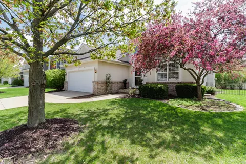 Exterior - 7 Minks Ct, Bloomington, IL 61704 photo 9 of 10