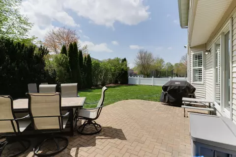 Exterior - 7 Minks Ct, Bloomington, IL 61704 photo 2 of 10