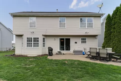 Exterior - 7 Minks Ct, Bloomington, IL 61704 photo 3 of 10