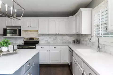 Kitchen - 7 Minks Ct, Bloomington, IL 61704 photo 4 of 5