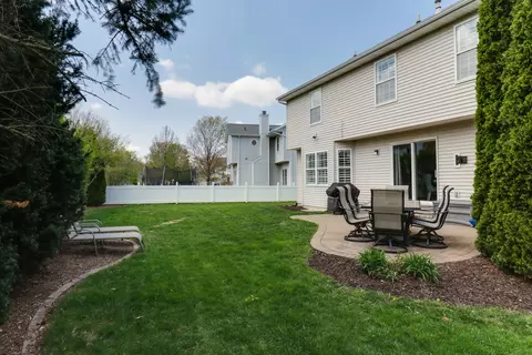 Exterior - 7 Minks Ct, Bloomington, IL 61704 photo 7 of 10