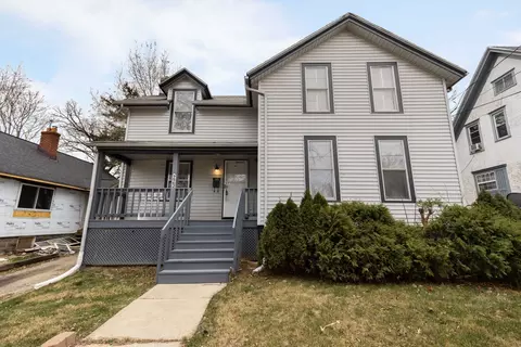 223 Oakwood Ave, Rockford, IL 61101