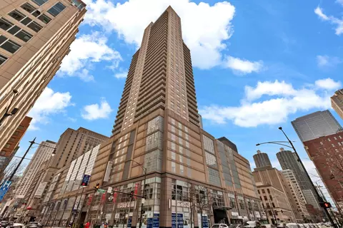 545 N Dearborn St #2110, Chicago, IL 60654