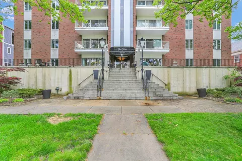 407 W University Ave #404, Champaign, IL 61820