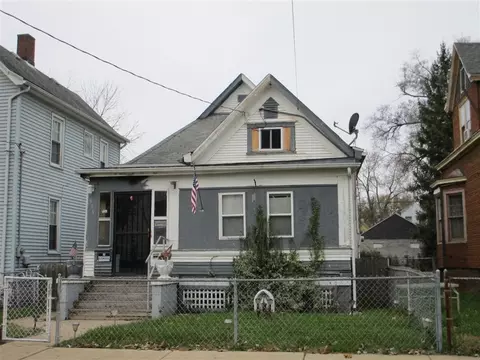 801 S Warren St, Peoria, IL 61605