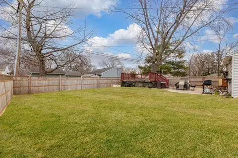 Exterior - 821 Westshire Dr, Joliet, IL 60435 photo 3 of 7