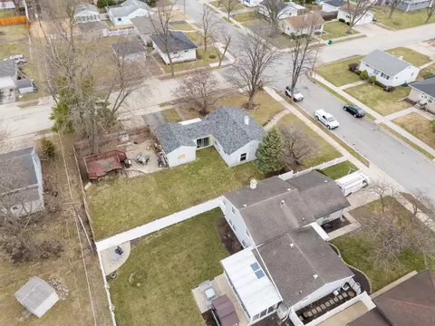View/Area - 821 Westshire Dr, Joliet, IL 60435 photo 1 of 6
