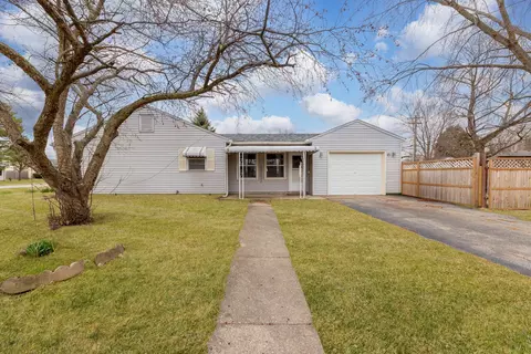 Exterior - 821 Westshire Dr, Joliet, IL 60435 photo 6 of 7