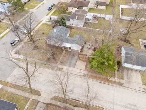View/Area - 821 Westshire Dr, Joliet, IL 60435 photo 3 of 6