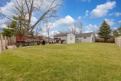 Exterior - 821 Westshire Dr, Joliet, IL 60435 photo 4 of 7