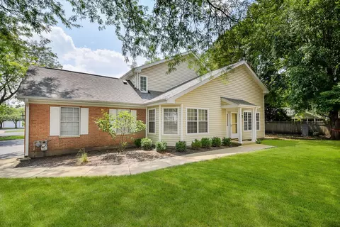49 Jericho Ln, Batavia, IL 60510