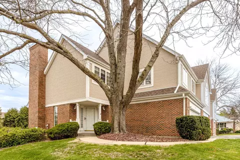 703 Monroe Dr, Lindenhurst, IL 60046