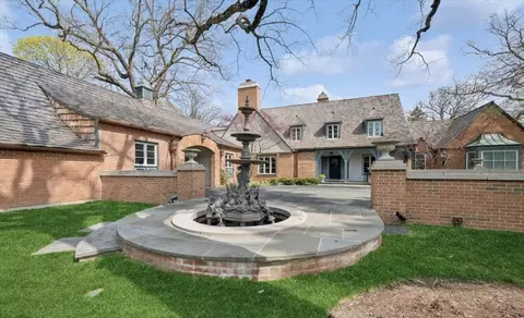 1006 Elm Tree Rd, Lake Forest, IL 60045