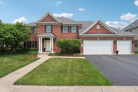 40 N W612 N Blue Lake Cir, Campton Hills, IL 60175