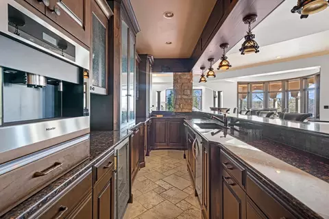 Kitchen - 8585 Johnston Rd, Burr Ridge, IL 60527 photo 3 of 4