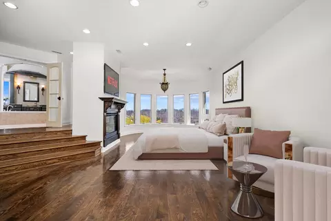 Bedroom - 8585 Johnston Rd, Burr Ridge, IL 60527 photo 1 of 4
