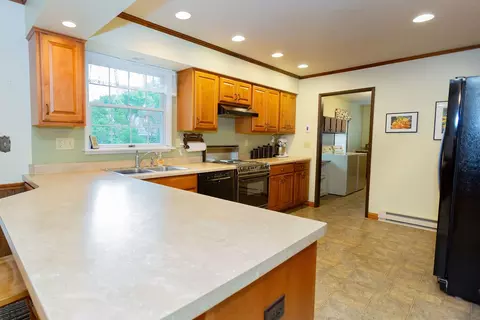 Kitchen - 305 E Pearson St, Eureka, IL 61530 photo 3 of 6