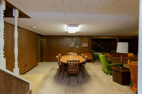 Dining - 305 E Pearson St, Eureka, IL 61530 photo 4 of 5