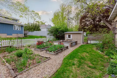 Exterior - 305 E Pearson St, Eureka, IL 61530 photo 5 of 10