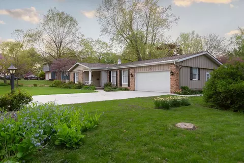 Exterior - 305 E Pearson St, Eureka, IL 61530 photo 4 of 10