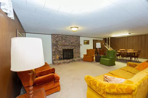Living - 305 E Pearson St, Eureka, IL 61530 photo 3 of 4