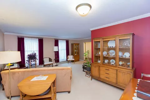Living - 305 E Pearson St, Eureka, IL 61530 photo 2 of 4