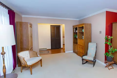 Entry Way - 305 E Pearson St, Eureka, IL 61530 photo 3 of 3