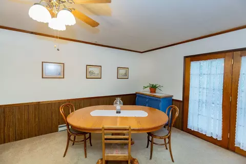 Dining - 305 E Pearson St, Eureka, IL 61530 photo 2 of 5
