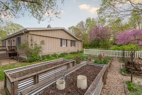 Exterior - 305 E Pearson St, Eureka, IL 61530 photo 6 of 10