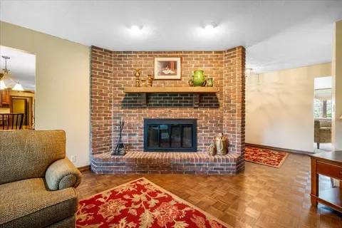 2008 Hedgewood Dr, Bloomington, IL 61704 photo 5