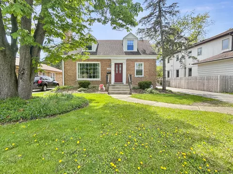 1535 W Talcott Rd, Park Ridge, IL 60068