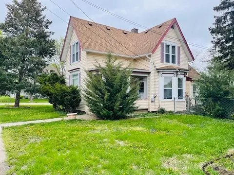 242 N Grove St, Carpentersville, IL 60110