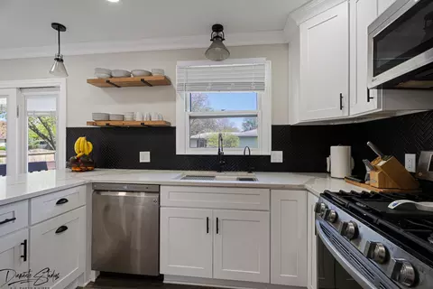 Kitchen - 16121 S Harmony Dr, Plainfield, IL 60586 photo 2 of 2